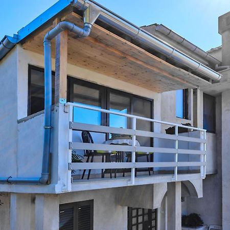 Apartments Mirella Mali Lošinj Екстериор снимка