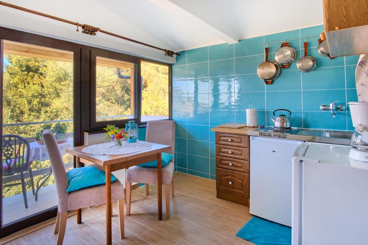 Apartments Mirella Mali Lošinj Екстериор снимка