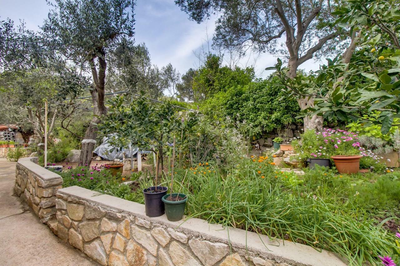 Apartments Mirella Mali Lošinj Екстериор снимка