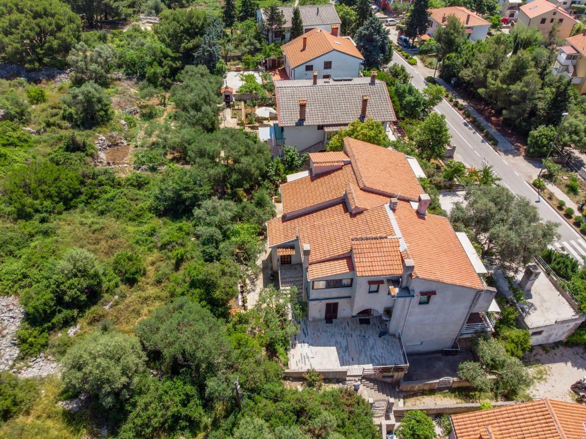 Apartments Mirella Mali Lošinj Екстериор снимка